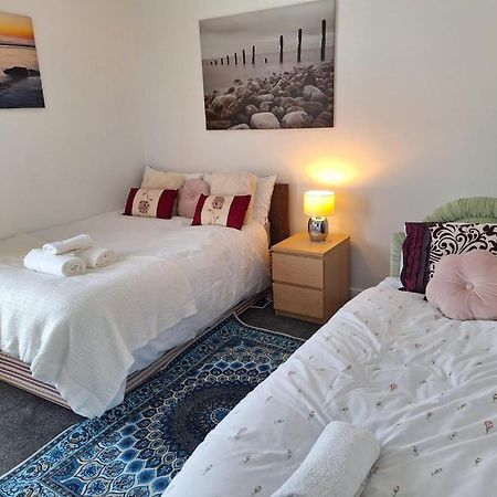12 Cornwallis Lodge Family Room 1 Stoke-on-Trent Dış mekan fotoğraf