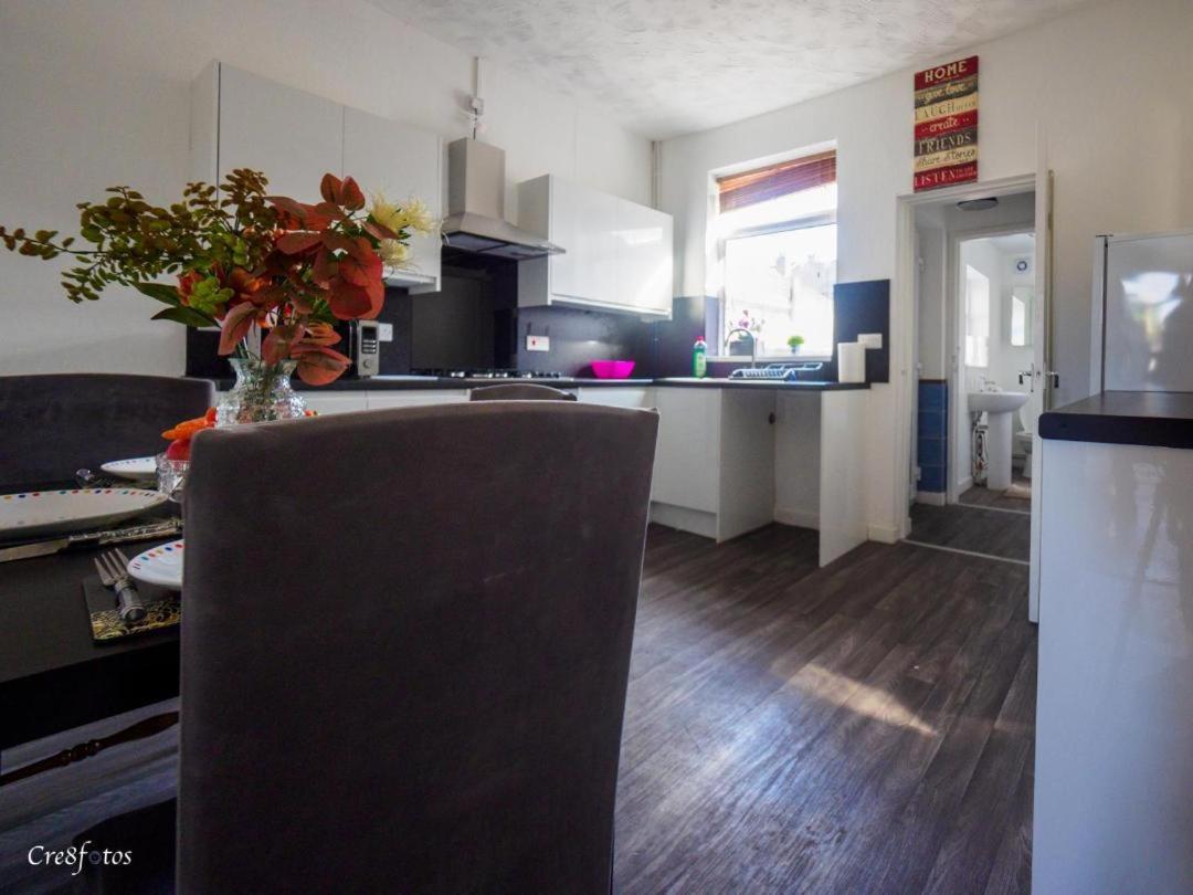12 Cornwallis Lodge Family Room 1 Stoke-on-Trent Dış mekan fotoğraf