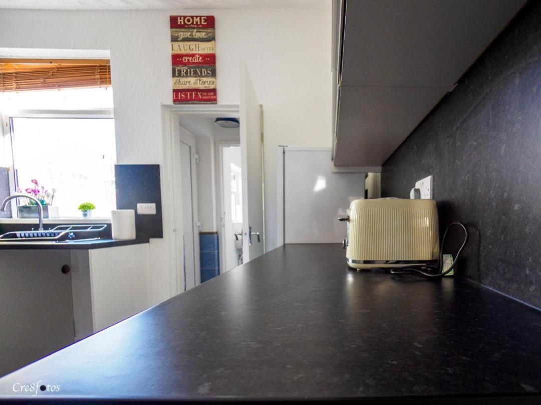 12 Cornwallis Lodge Family Room 1 Stoke-on-Trent Dış mekan fotoğraf