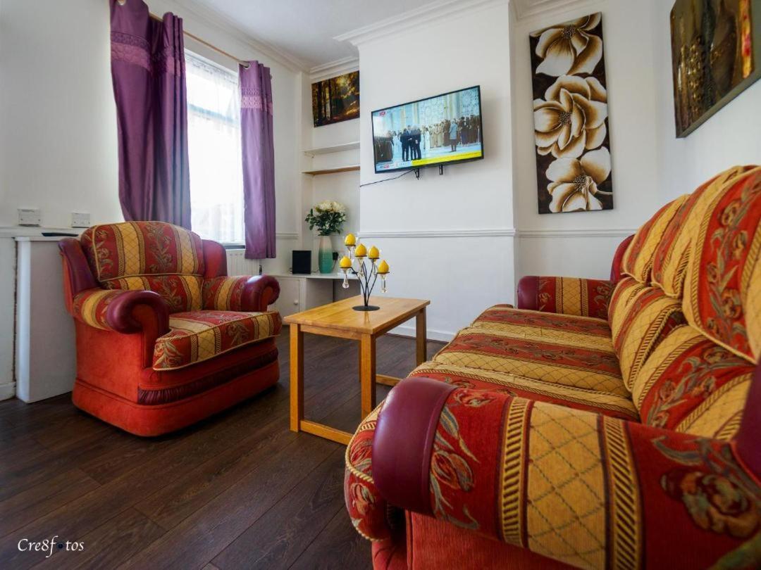 12 Cornwallis Lodge Family Room 1 Stoke-on-Trent Dış mekan fotoğraf