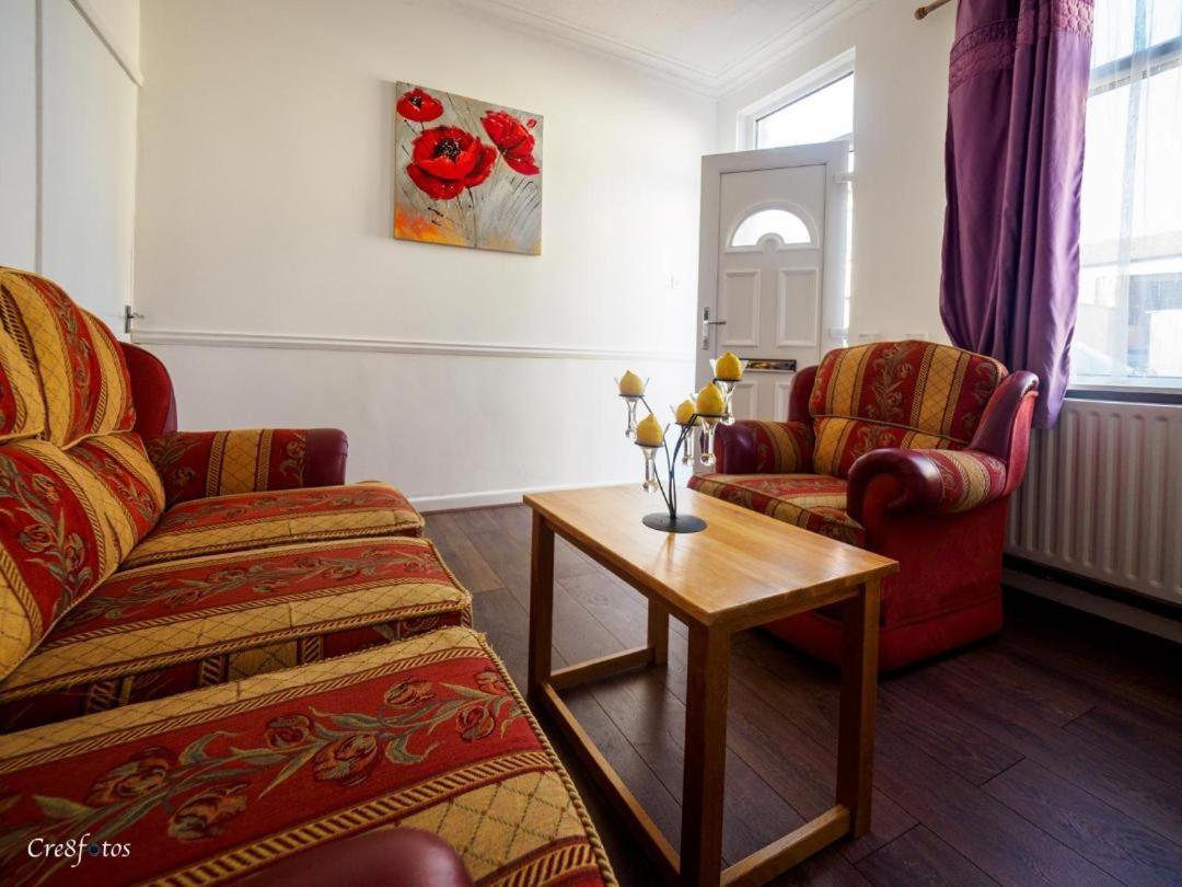 12 Cornwallis Lodge Family Room 1 Stoke-on-Trent Dış mekan fotoğraf
